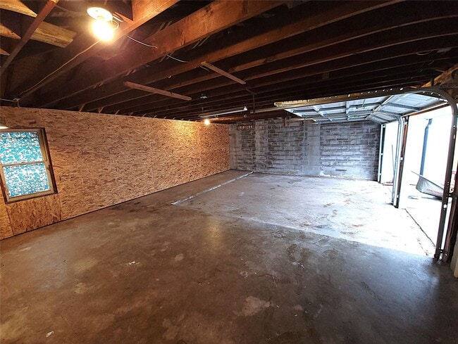 Building Photo - 628 King St