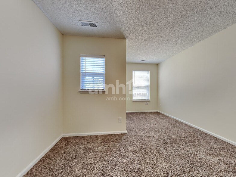 Building Photo - 5146 Torrey Ln