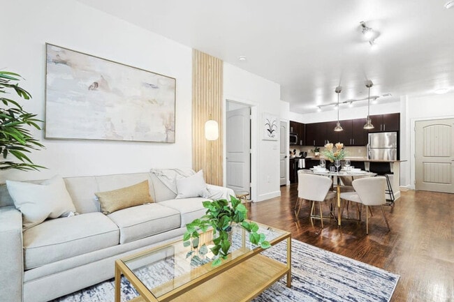 Building Photo - 5445 Town and Country Blvd