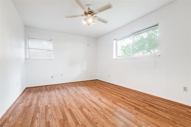 Building Photo - 20303 Hampshire Rocks Dr