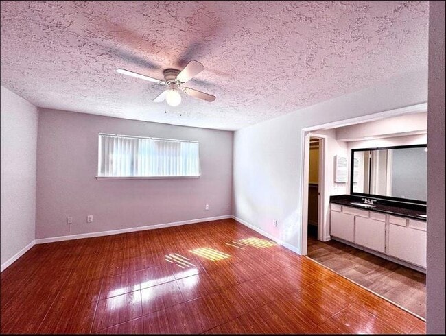 Building Photo - 9110 Gustine Ln