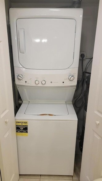 Building Photo - 117 1st Ct