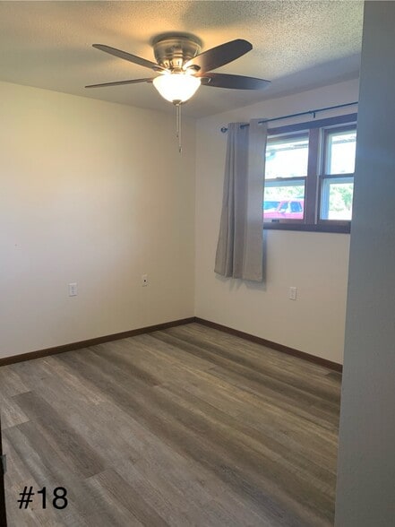 Building Photo - 800 Fairfield Dr