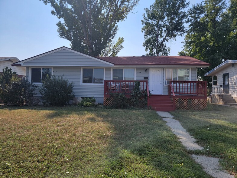 *Basement Unit - 826 Avenue D