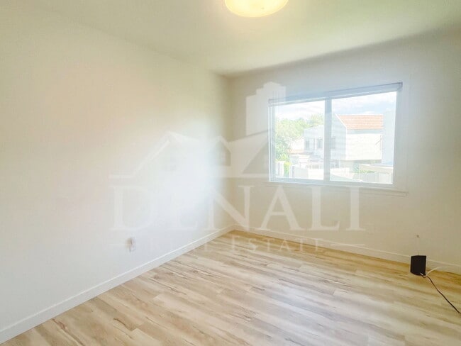 Building Photo - 6026 N 79th St