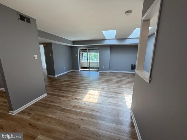 Building Photo - 132 Leedom Way