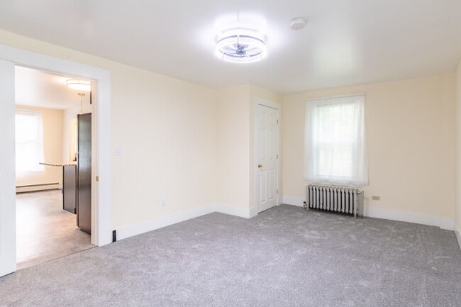 Building Photo - 179 Chestnut St