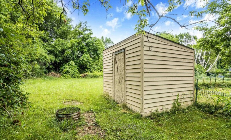 Building Photo - 3887 Brook Dr