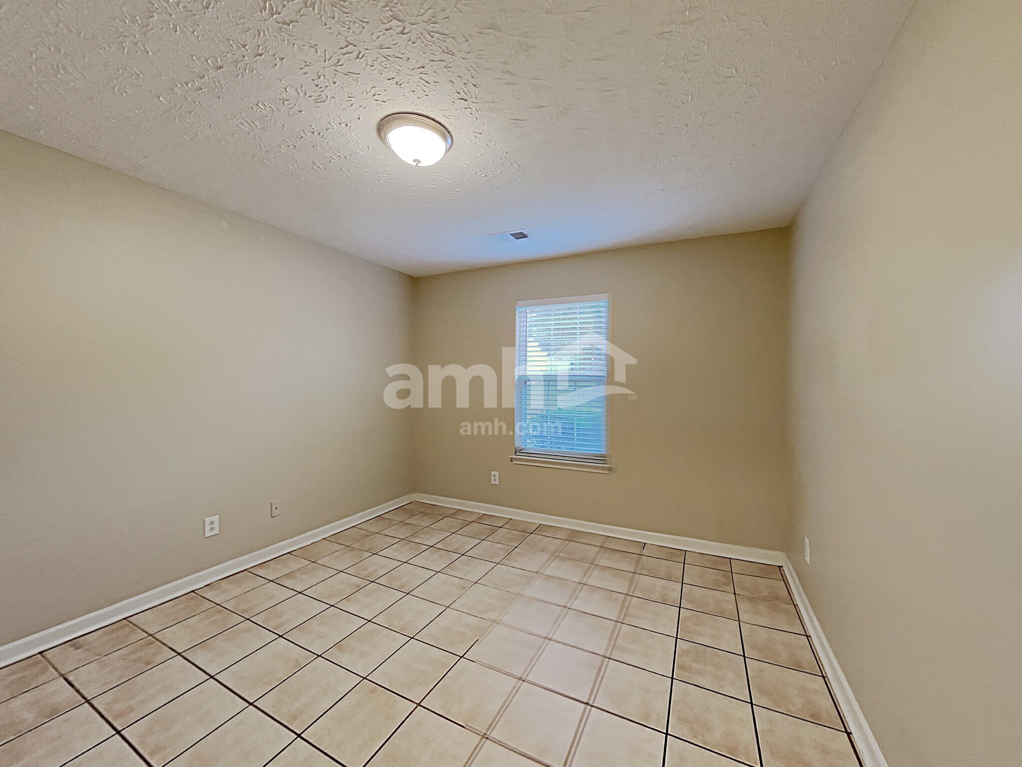 Building Photo - 247 Rockingham Dr