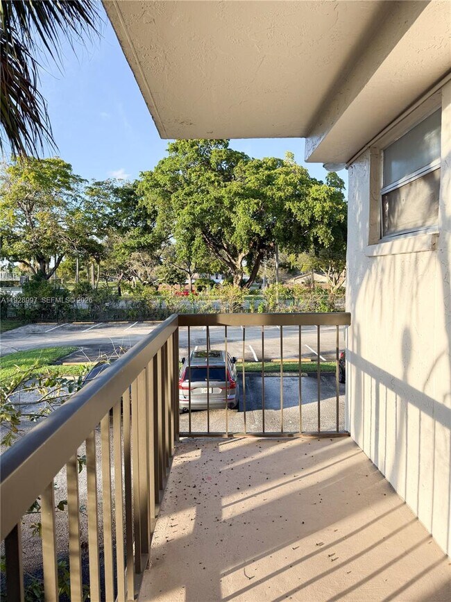 Building Photo - 1751 NW 75th Ave