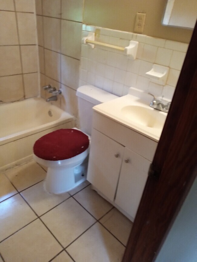 Building Photo - 2166 Pamela Dr