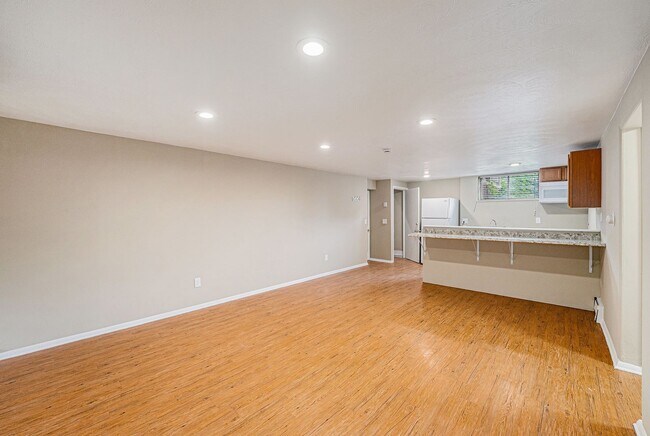 Building Photo - Lovely Wheat Ridge Home Very Spacious!