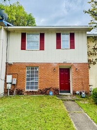Building Photo - 3-Bedromm 2.5 bath with the Perfect Mix of...