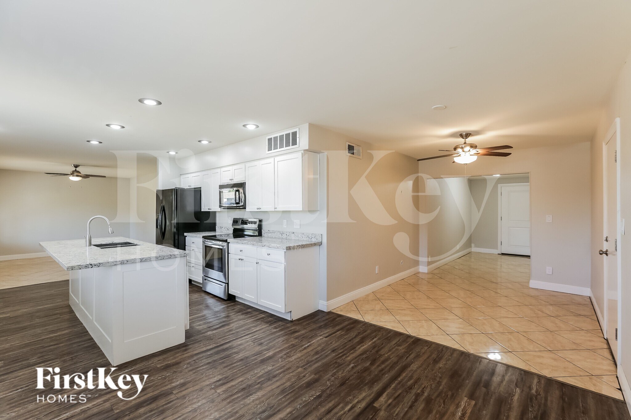 Building Photo - 2122 W Shaw Butte Dr