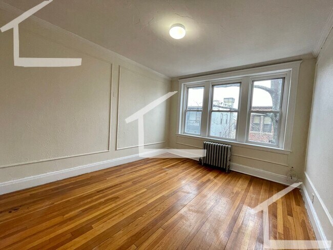 Building Photo - 8 Vinal St