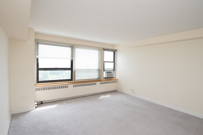 Building Photo - 4180 N Marine Dr