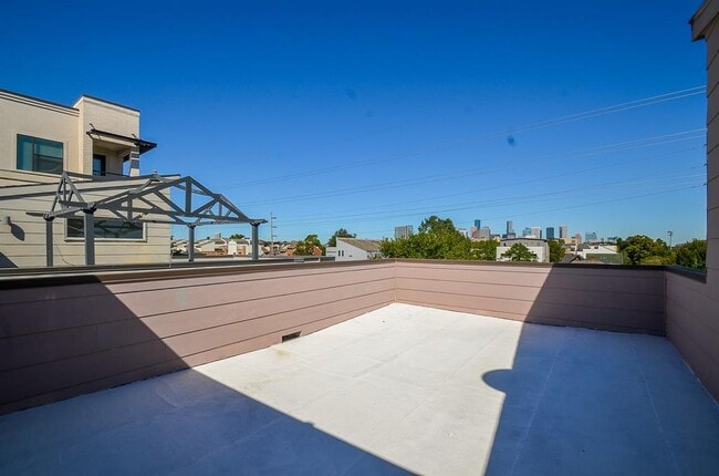 Building Photo - 1522 Blodgett St