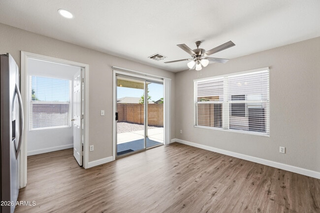 Building Photo - 2851 E Cherry Hills Dr