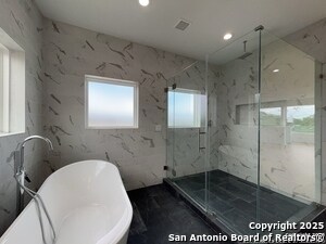 Building Photo - 2615 S Flores St