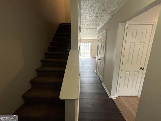 Building Photo - 3461 Kingswood Run