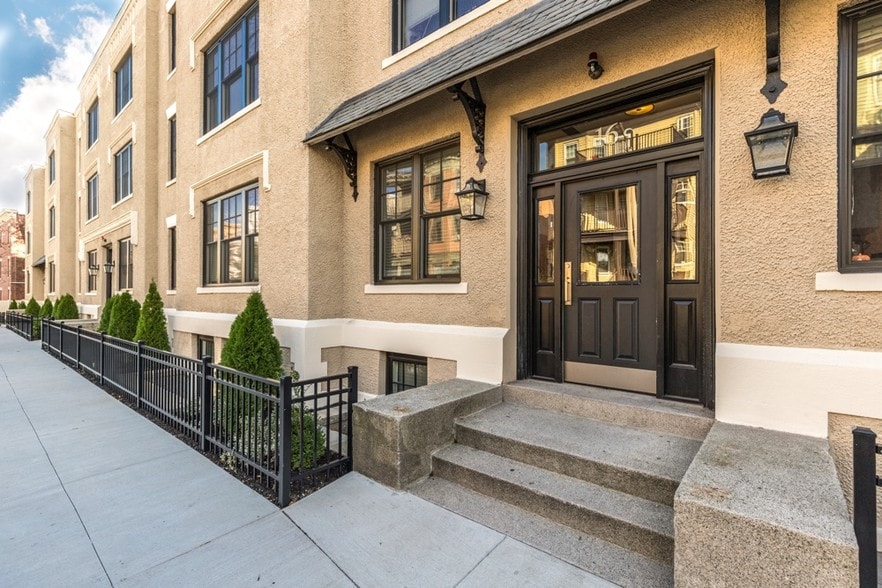 Building Photo - 12 Harvard Terrace