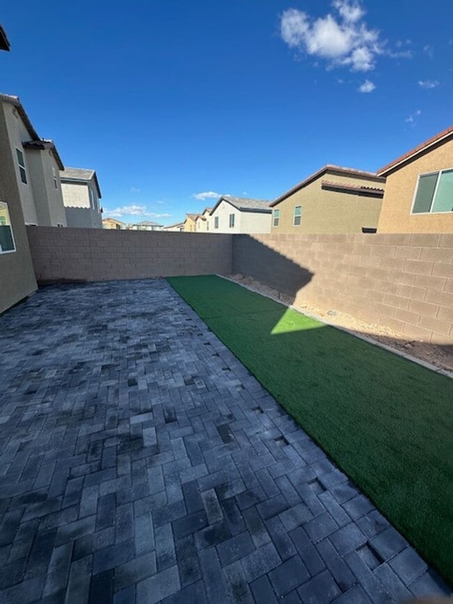 Building Photo - New Neighborhood Southwest Community $500.00 Move in Credit