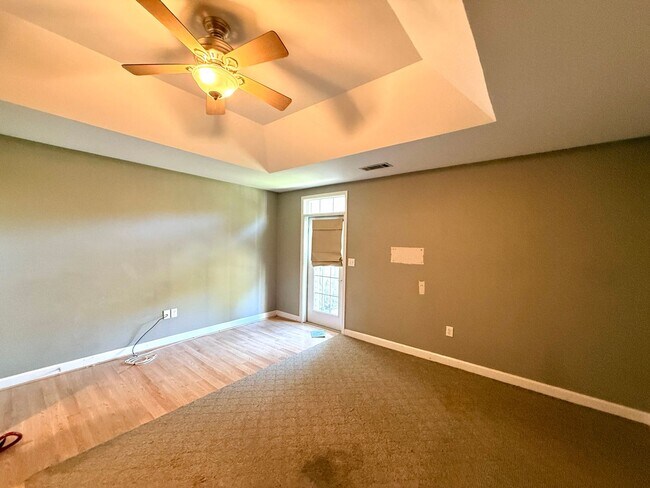Building Photo - 246 Sheliah Ct