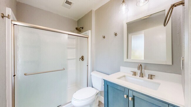 Building Photo - 8690 Lords Manor Way