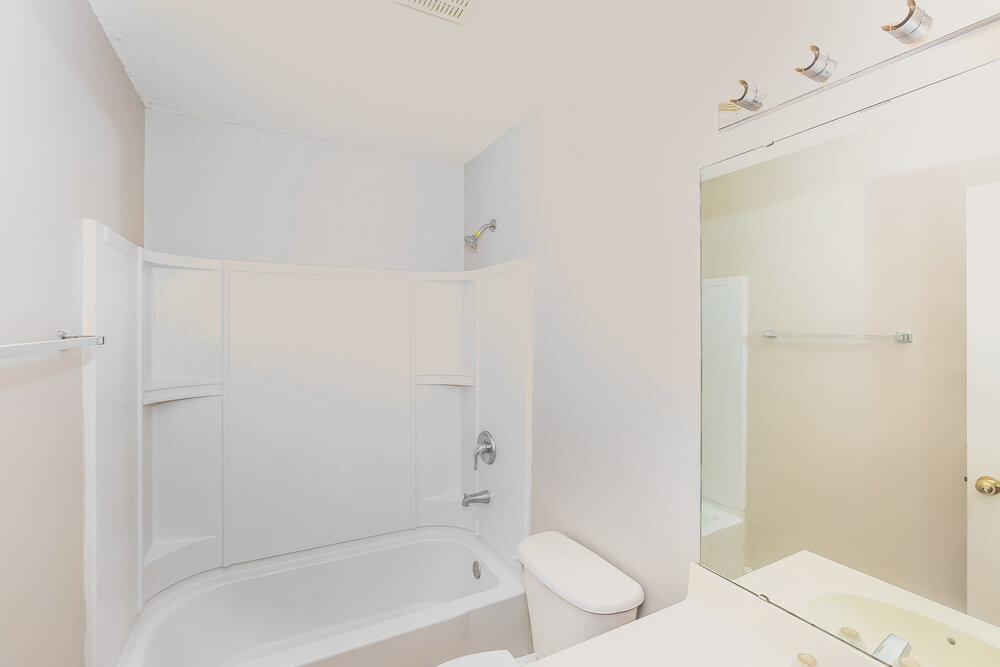 Building Photo - 15738 De Havilland Dr