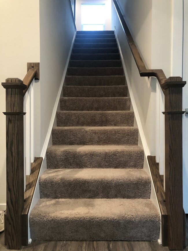 Building Photo - 2198 Craven Ln