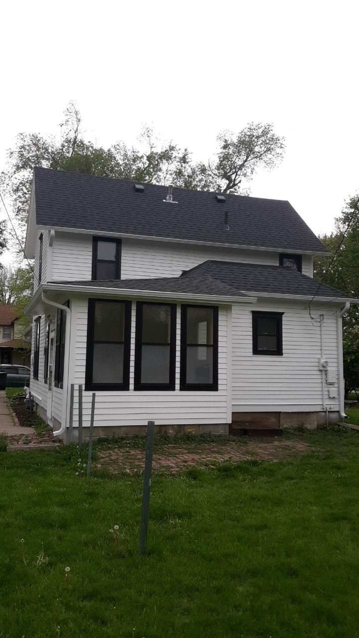 Building Photo - 1318 W 4th St