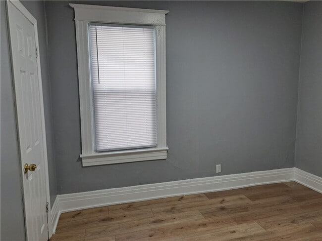 Building Photo - 72 Saratoga Ave