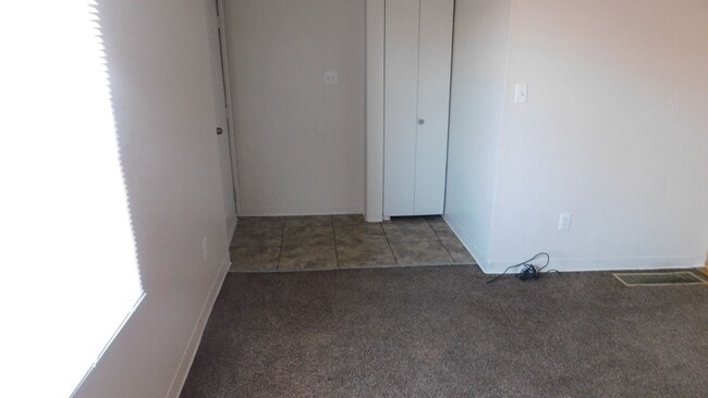 Building Photo - $475 OFF - Move In Special!  2 Bedroom/1 B...