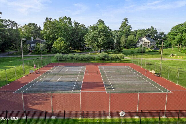 Building Photo - 19 Sarazen St