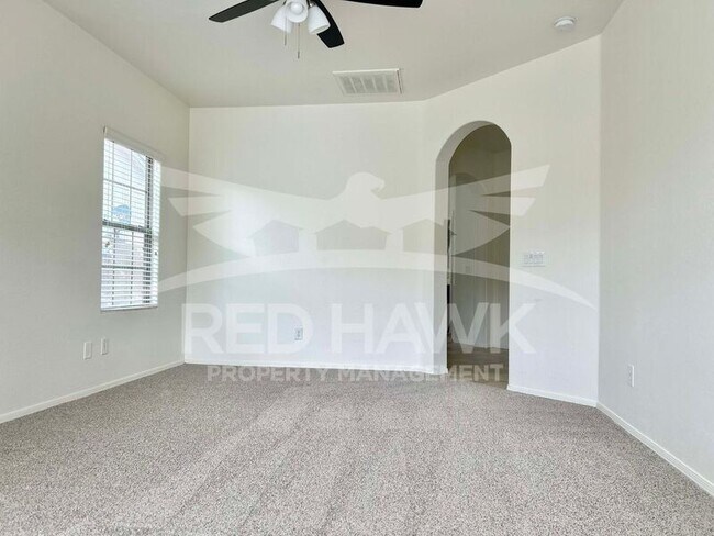 Building Photo - 1057 E Sourwood Dr