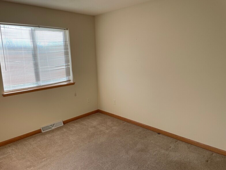 Building Photo - 508 3rd St