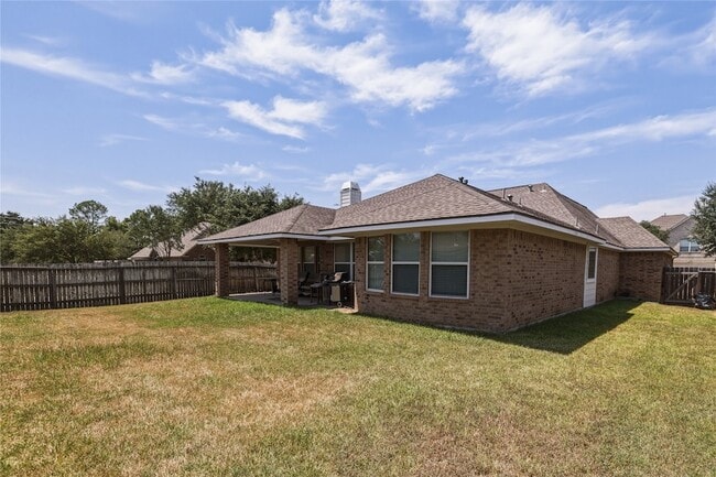 Building Photo - 10906 Angel Lake Dr