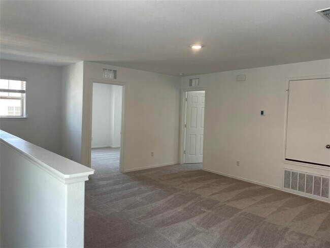 Building Photo - 252 Redonda Dr