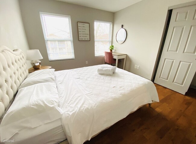 Building Photo - Room for Rent, 3 bath Duplex - 85 W 8th Av...