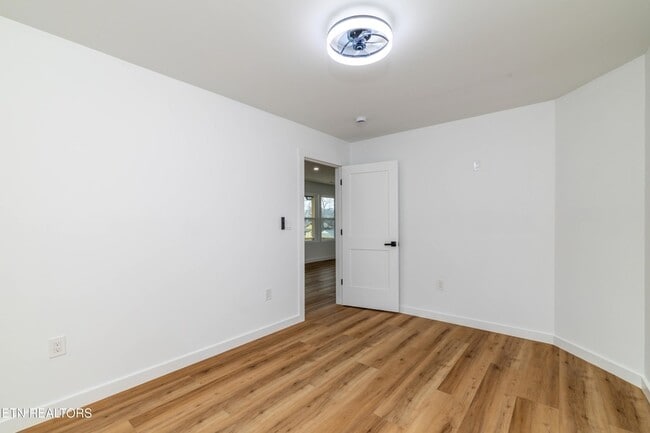 Building Photo - 3412 Ashland Ave