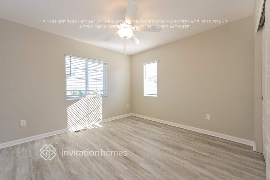 Building Photo - 1736 S Elk Way