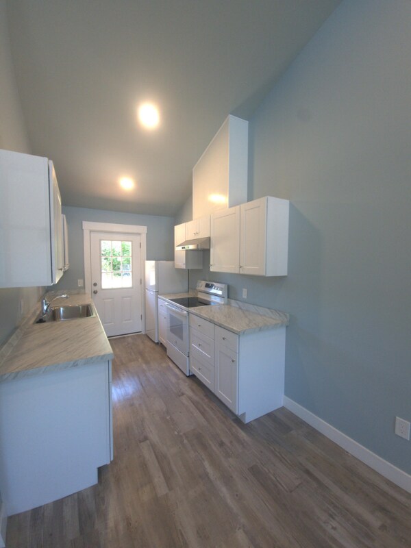 Building Photo - 751 Point Brown Ave SW