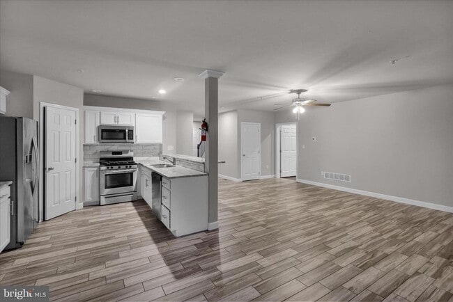 Primary Photo - 523 Elm St