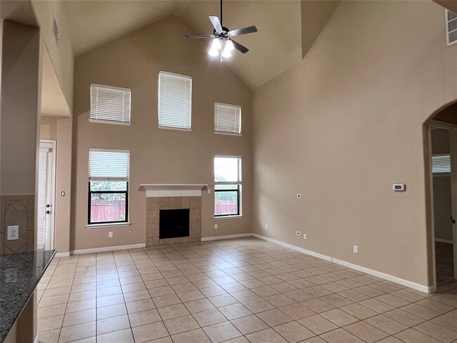 Building Photo - 108 Cascada Lane
