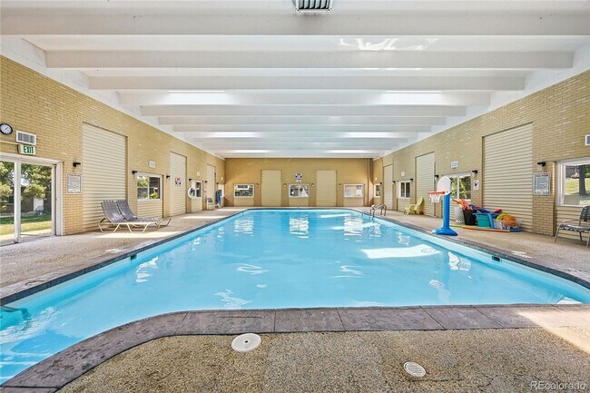 Building Photo - 529 S Xenon Ct