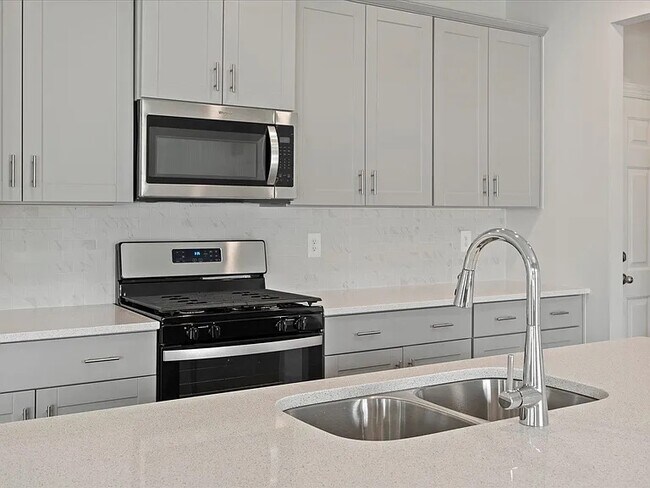 Building Photo - 640 Orsman Trl