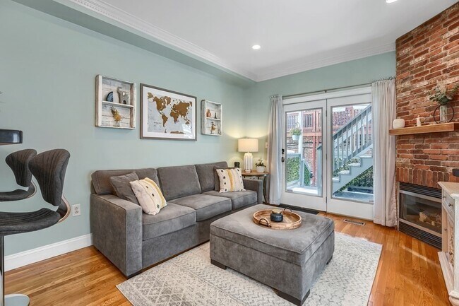 Building Photo - 7 Leeds St