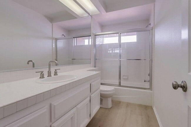 Building Photo - 26721 Sierra Vista