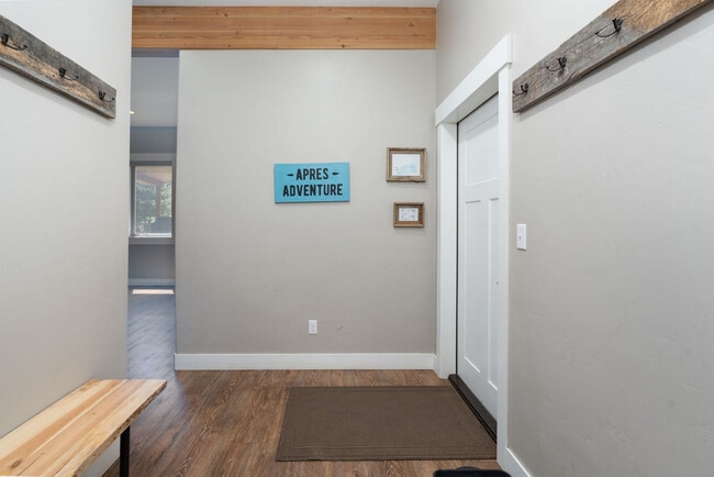 Building Photo - 278 Mountain Willow Dr