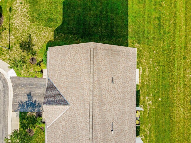 Building Photo - Townes of West Albany